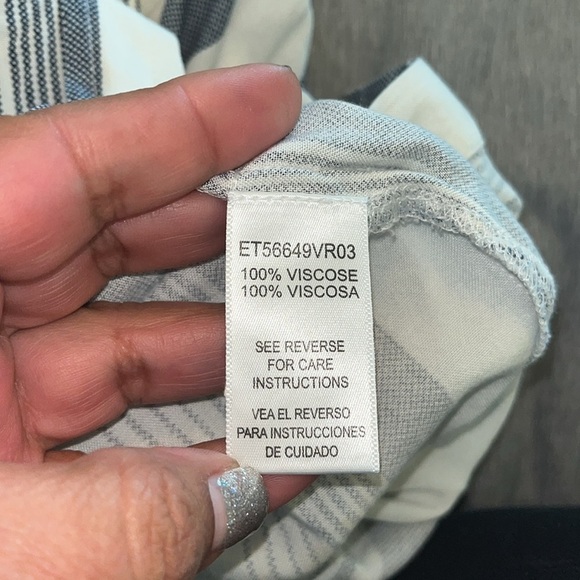 En Creme SHORT SLEEVE STRIPED BUTTON DOWN TOP size Large - Picture 10 of 11